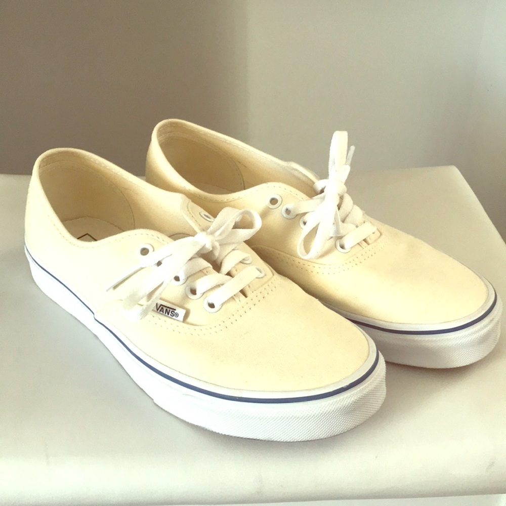 🤙🏼 Men’s cream Vans 🤙🏼